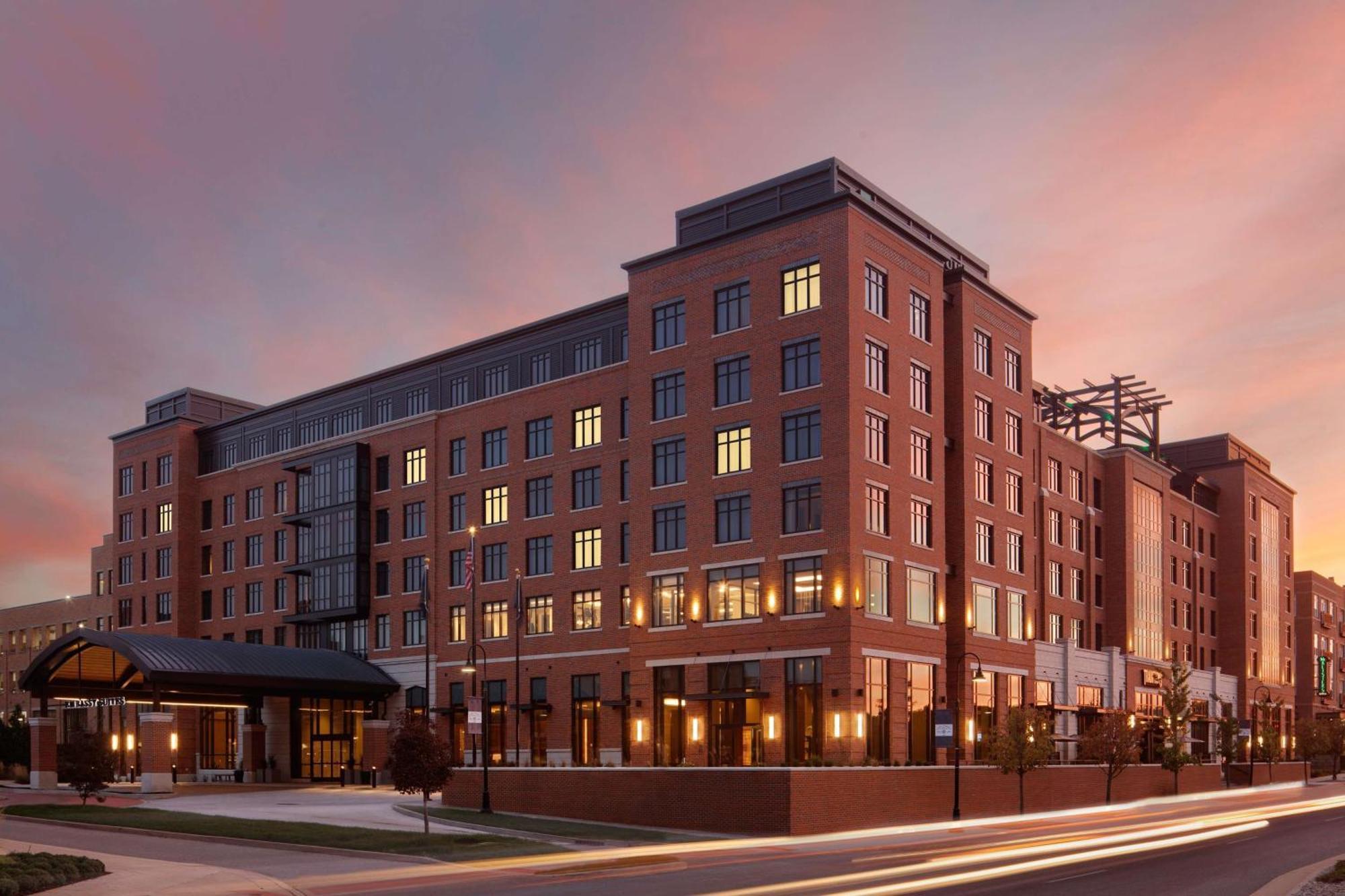 Embassy Suites By Hilton South Bend Exterior photo